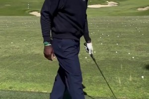 享受季后赛！詹姆斯分享打高尔夫！