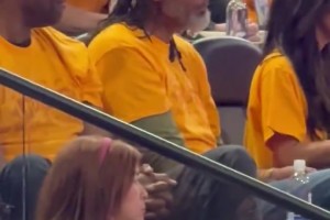 直男周鹏的恋爱发展历程 周鹏发短信说刘小美太拽